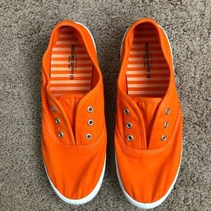 Mossimo Supply Co. No Lace Slip On Sneakers Size 8